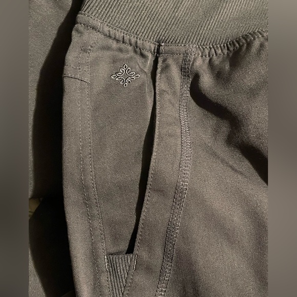 NWT Med Couture Charcoal Grey Cargo Jogger Pants Size XS - Picture 7 of 9